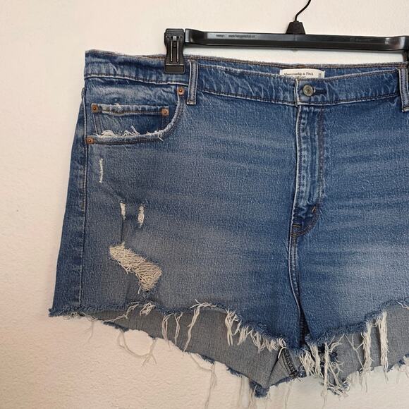 ABERCROMBIE & FITCH The Mom Short High Rise Distressed Festival Plus Size 36/22 - Picture 3 of 10